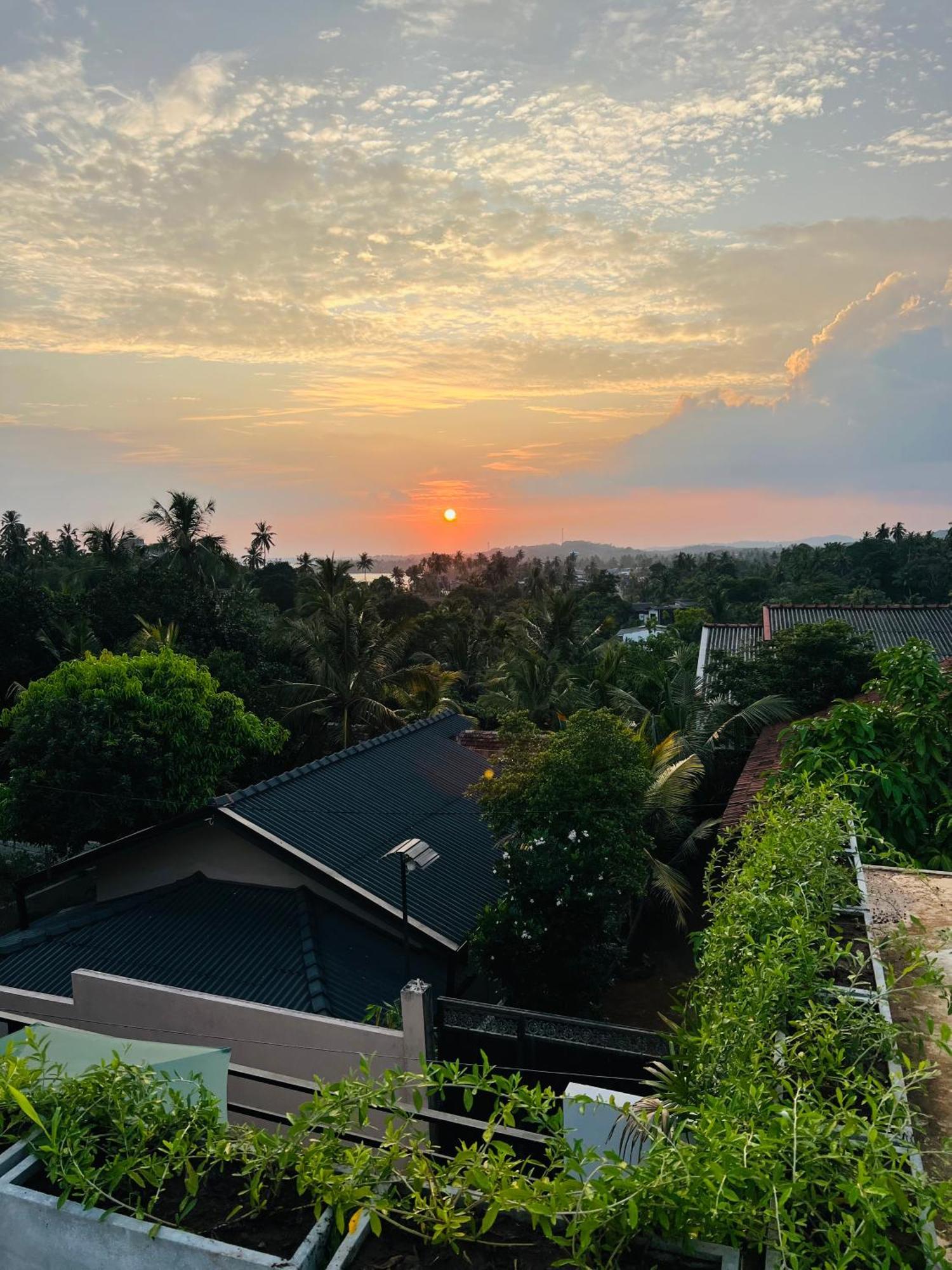 Sunset Bay Bed & Breakfast Dikwella Luaran gambar
